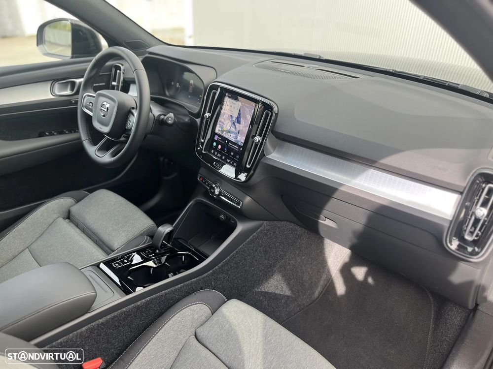 Volvo XC 40 2.0 B3 Black Edition - 3