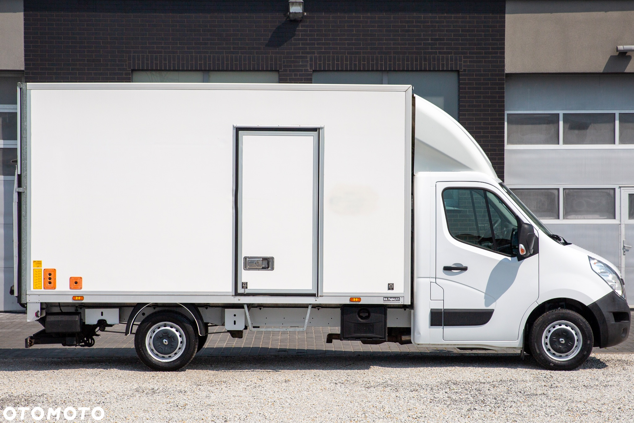 Renault Master 2.3 KONTENER + WINDA *Silnik 1-Turbo* - 3