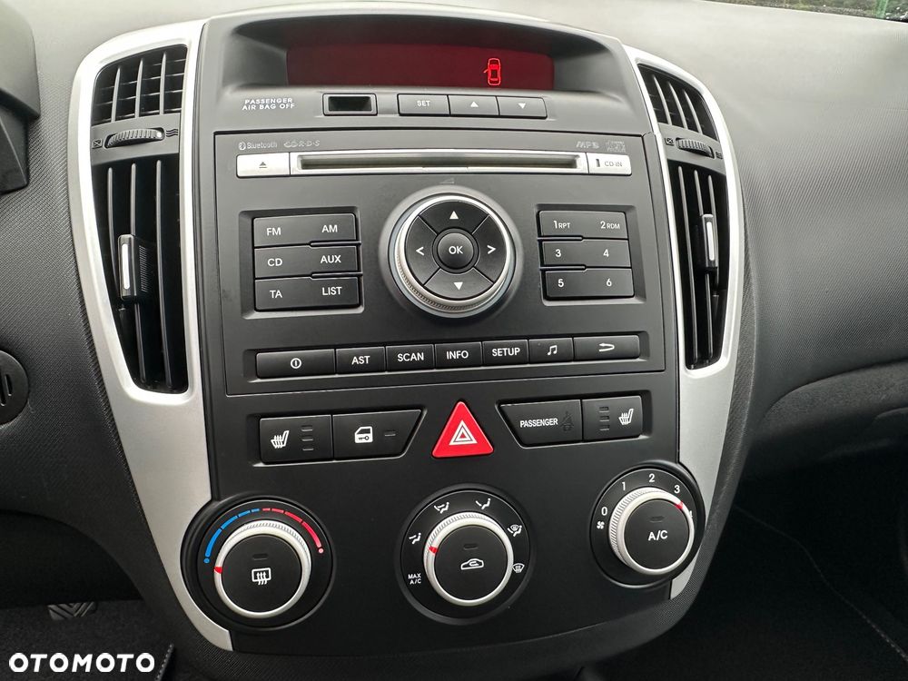Kia Ceed 1.4 L - 7