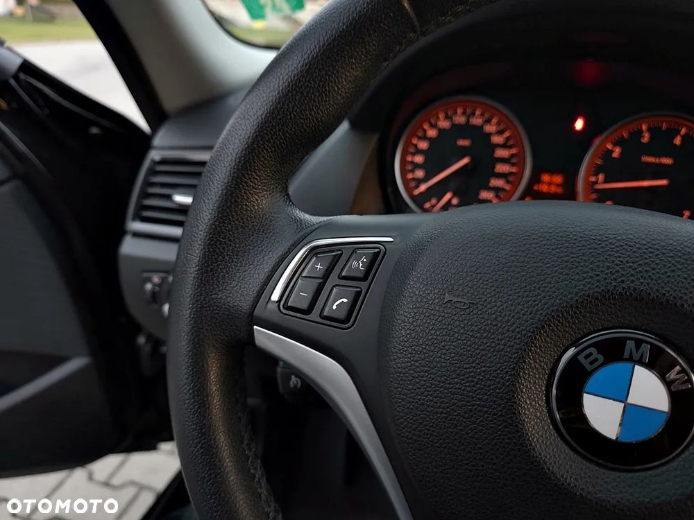 BMW X1 sDrive18i - 33