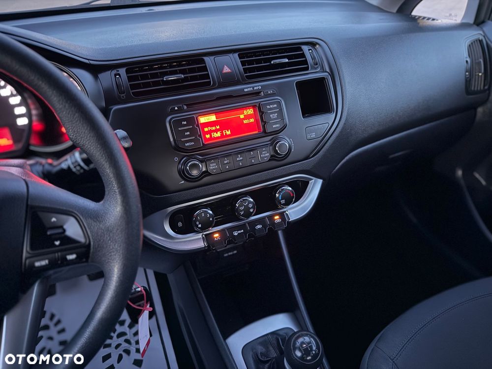 Kia Rio - 19