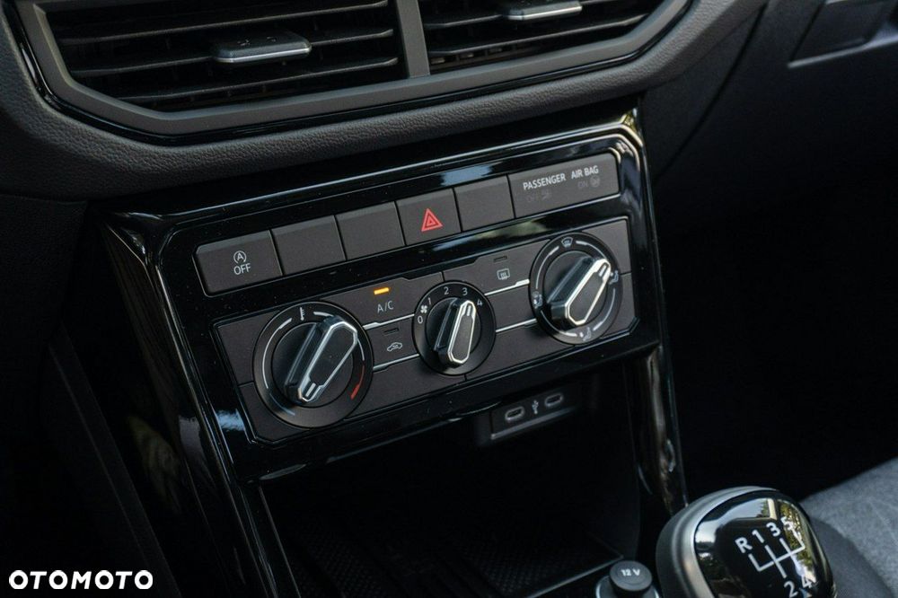 Volkswagen T-Cross - 23