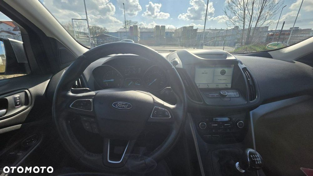 Ford Kuga - 10