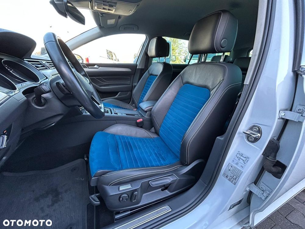Volkswagen Passat Variant 2.0 TDI EVO Elegance DSG - 9