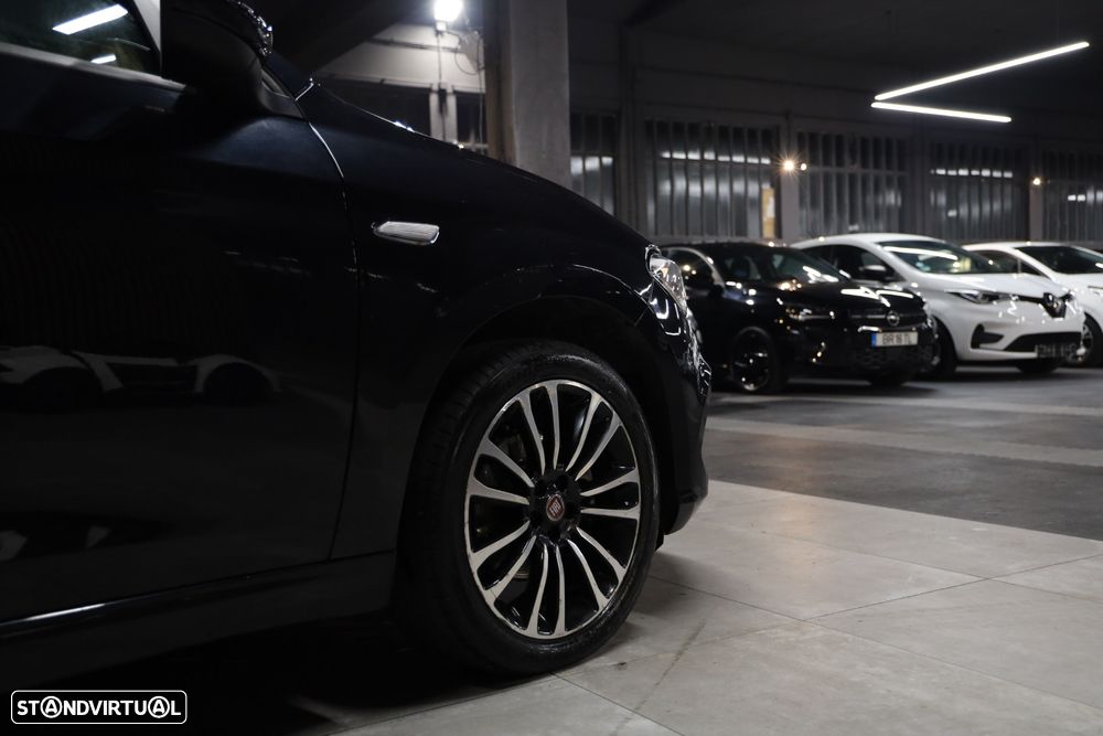 Fiat Tipo Station Wagon 1.3 MultiJet Lounge - 29