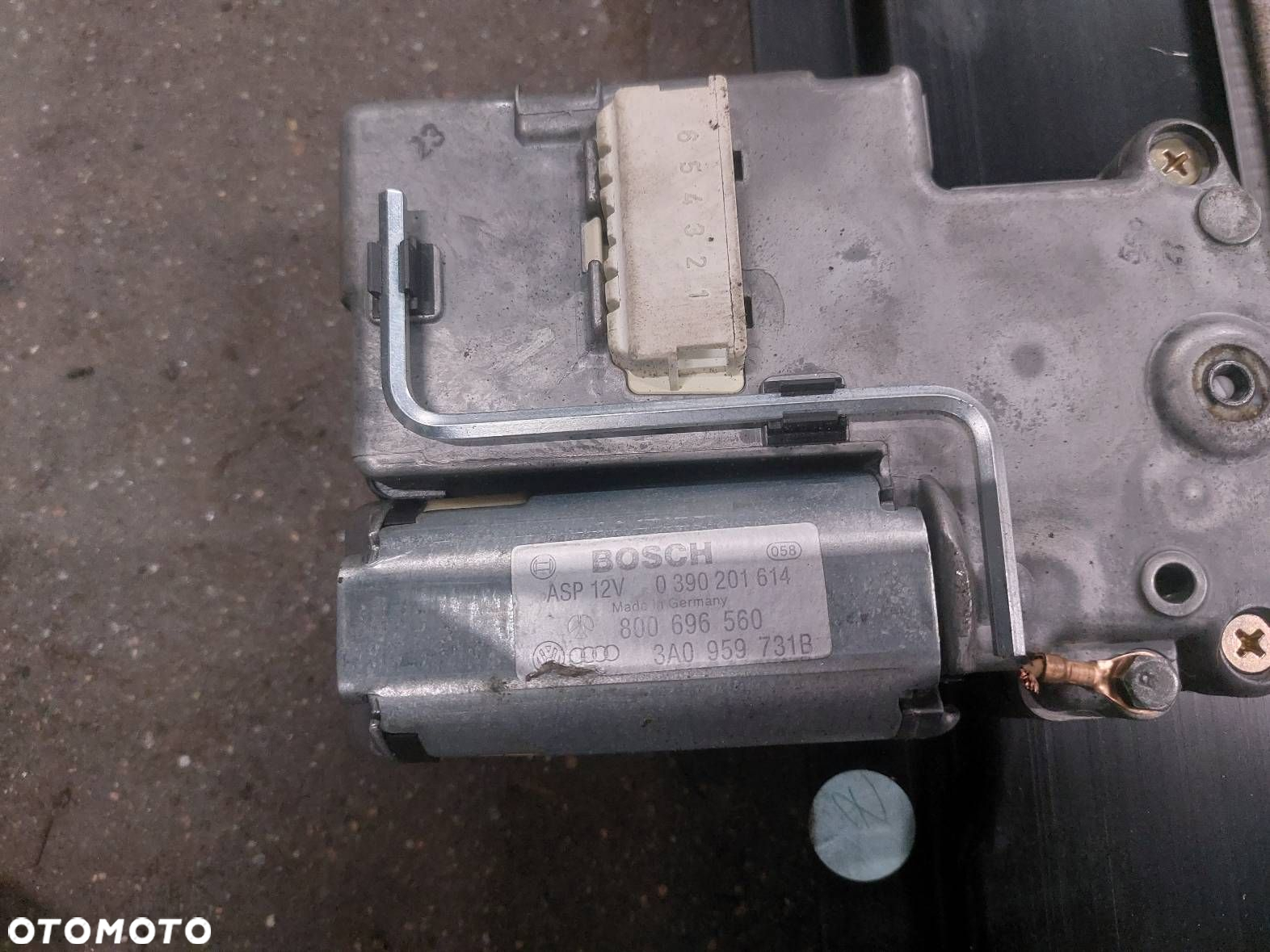 SZYBERDACH VOLKSWAGEN PASSAT B4 3A0877021D 6N0877561 8A0959731B - 8
