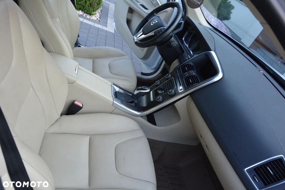 Volvo XC 60 - 24