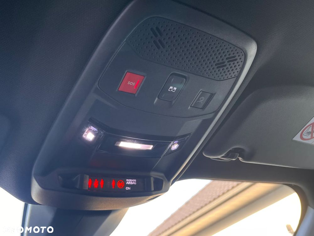 Peugeot 2008 54kWh GT Exclusive - 31