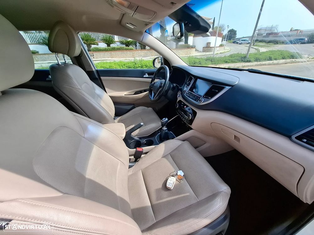 Hyundai Tucson 1.7 CRDi Executive - 10