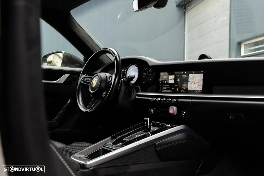 Porsche 911 (992) - 12