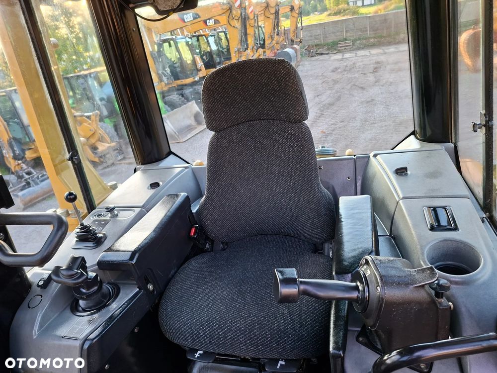 Caterpillar CAT D6N LGP - 35