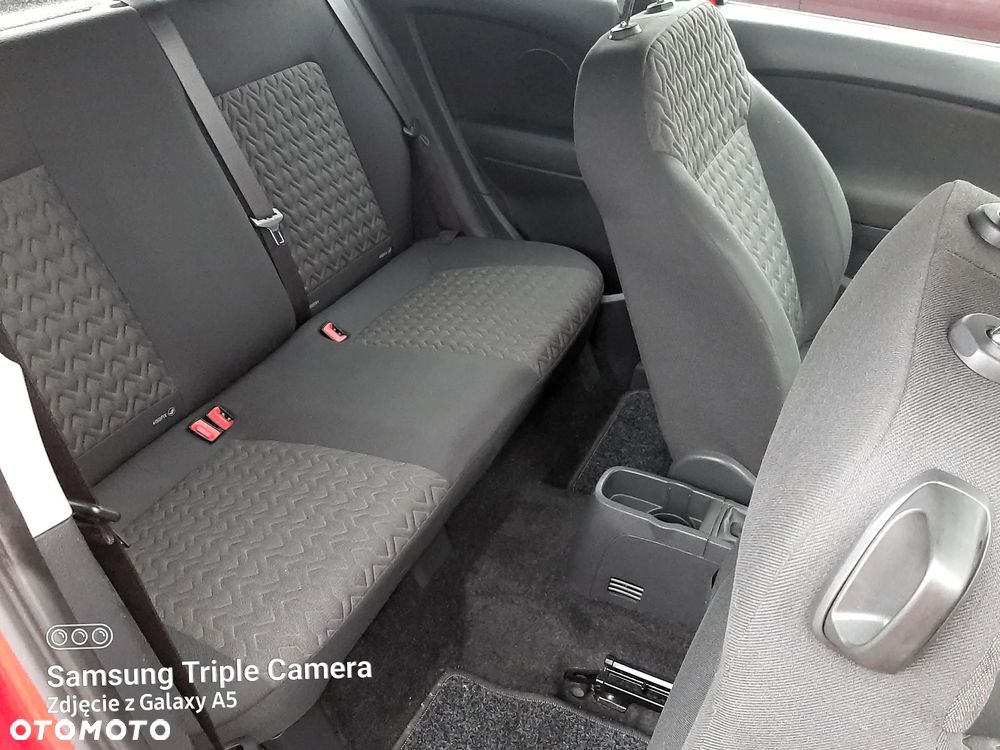 Opel Corsa 1.4 16V Active - 8