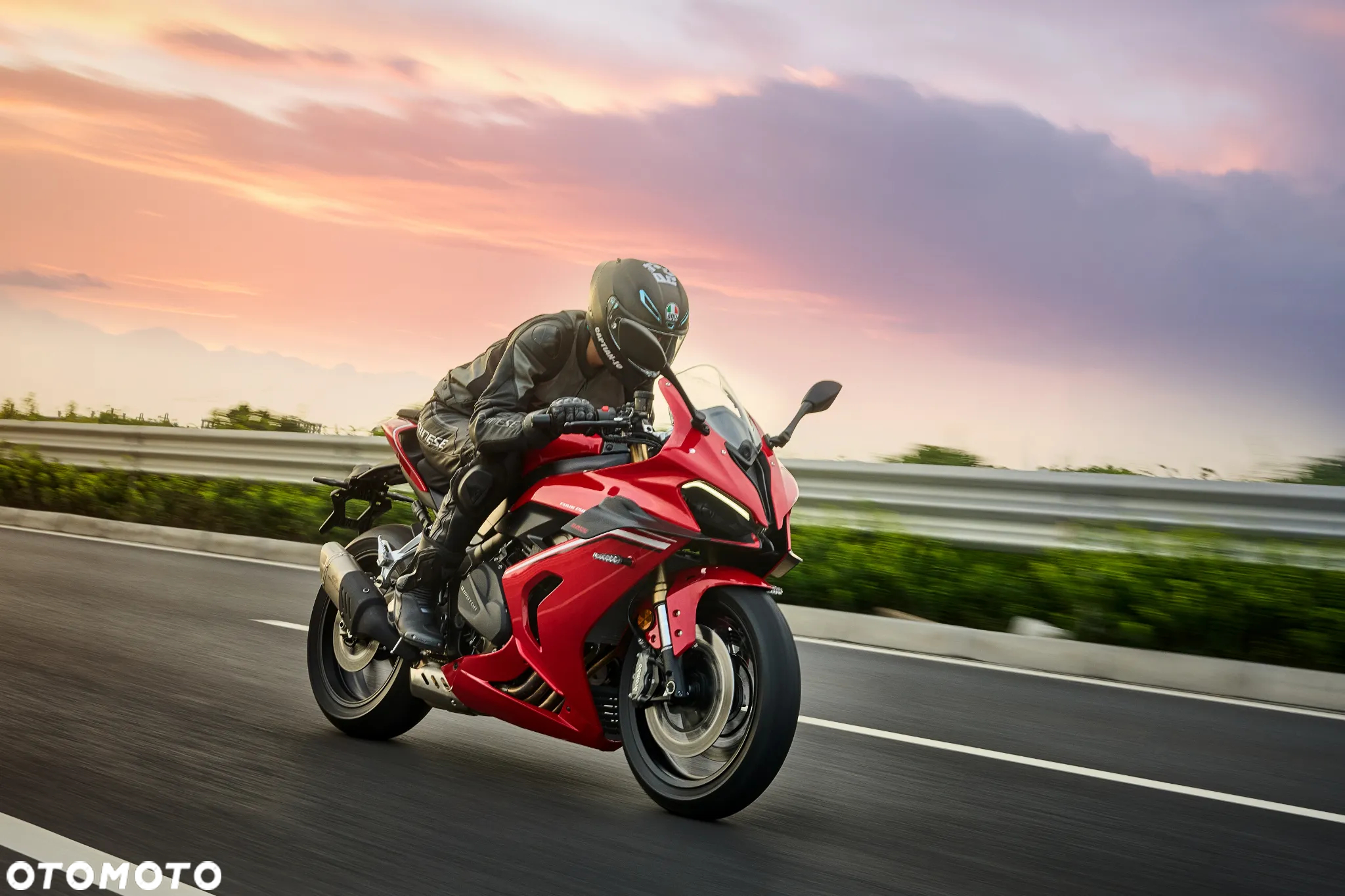 QJMOTOR SRK 800RR - 21