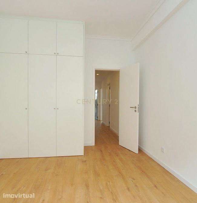 Apartamento T2 em Carnide, Lisboa - Localização Central - Grande imagem: 5/7