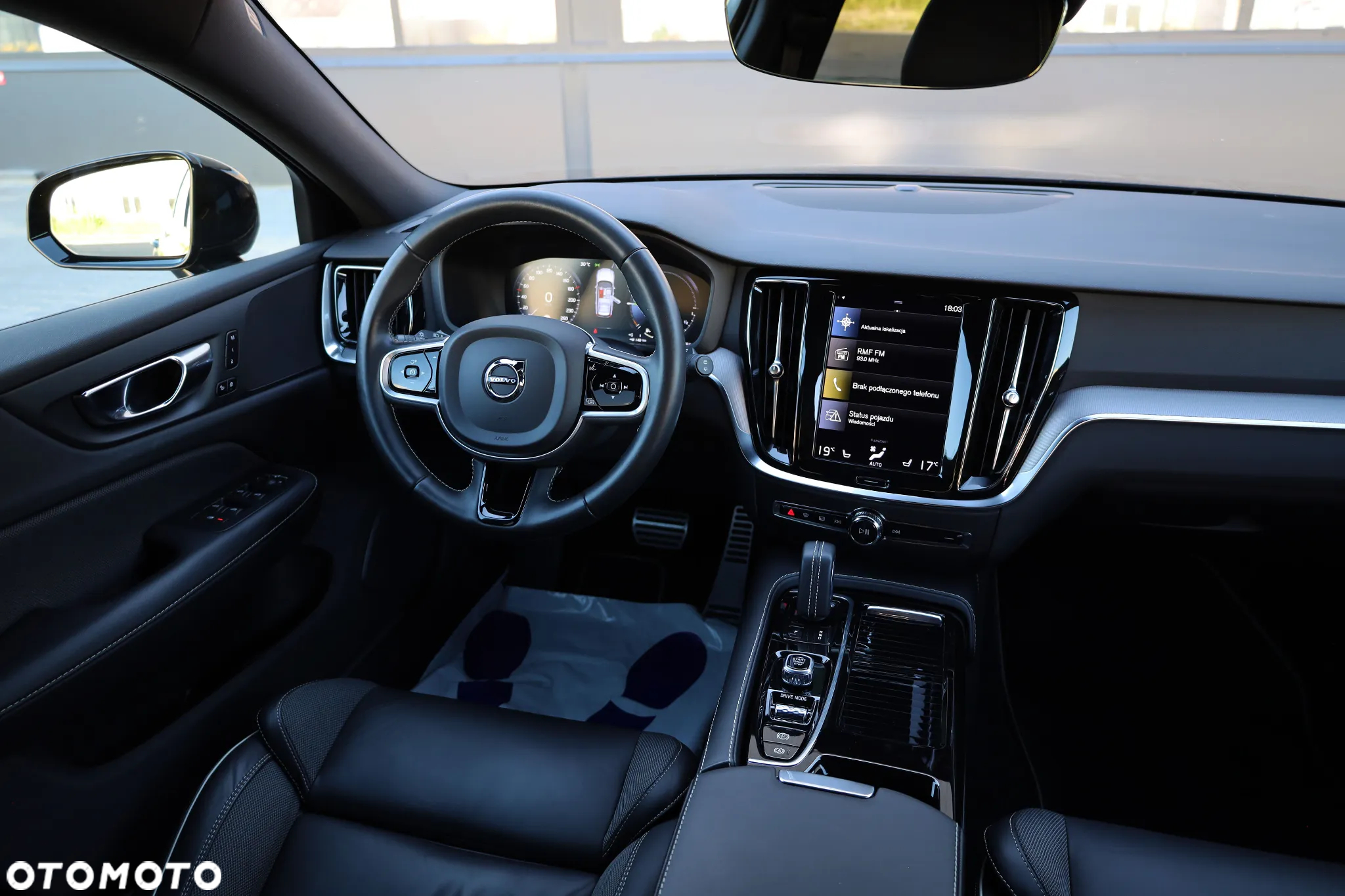 Volvo V60 T6 AWD Recharge Geartronic RDesign - 26