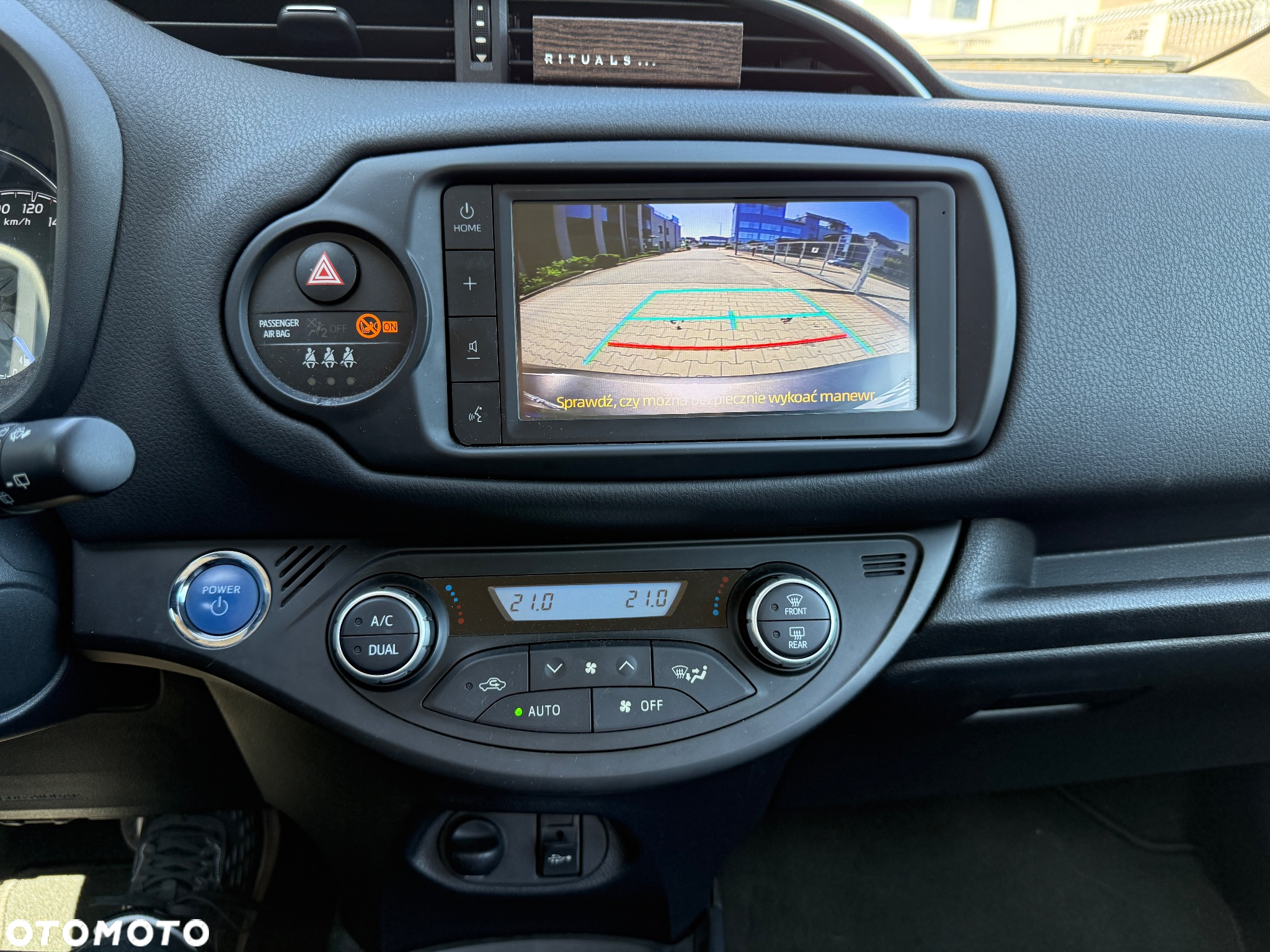 Toyota Yaris - 13
