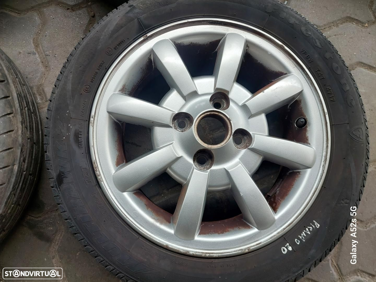 Jantes Kia R15 com pneus 165/60 furação 4x100 - 4