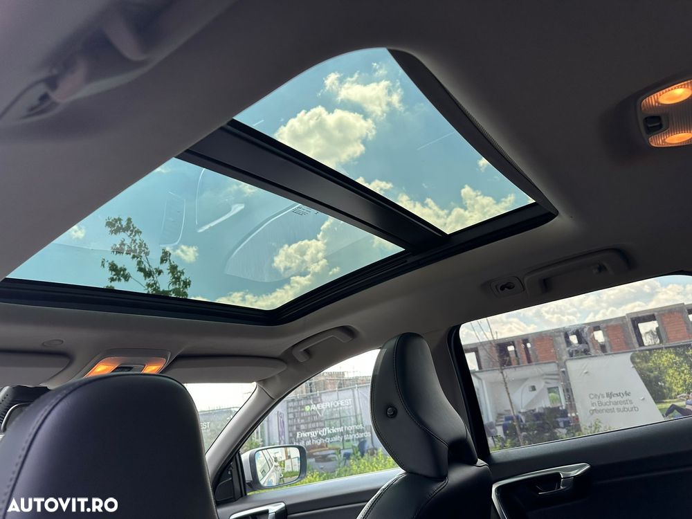 Volvo XC 60 D4 AWD Geartronic Summum - 4