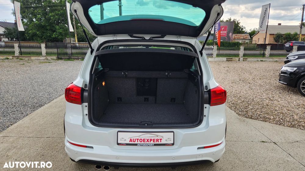 Volkswagen Tiguan 2.0 TDI DPF 4Motion BlueMotion Technology DSG Sport & Style - 32