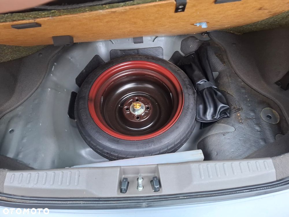 Honda Civic 1.6i ES - 21