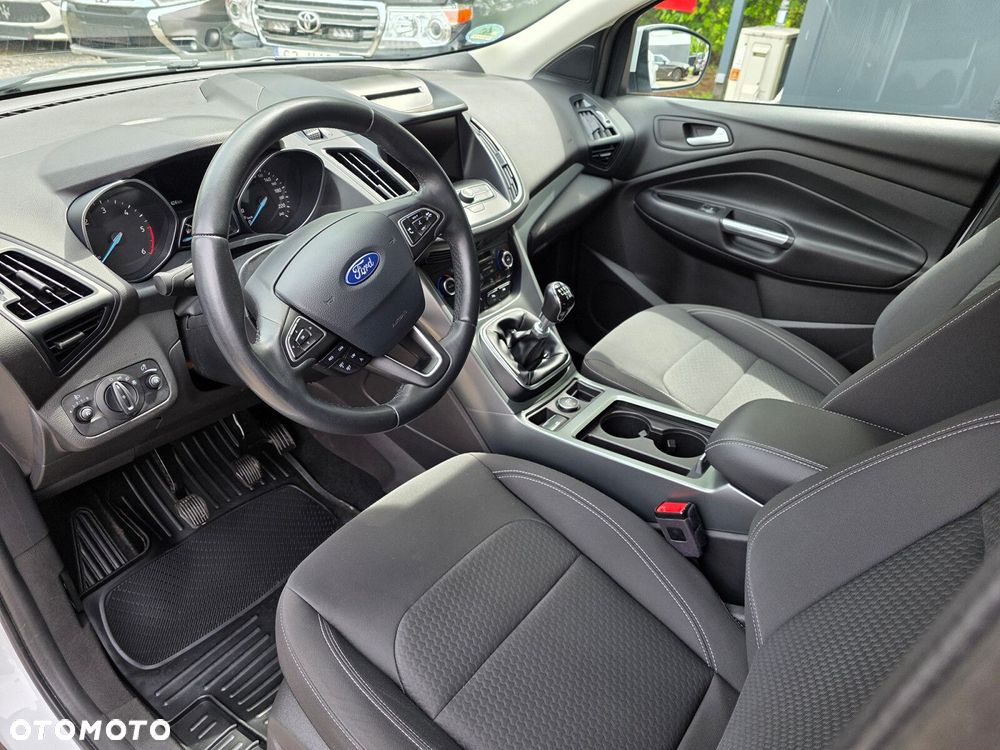 Ford Kuga - 10