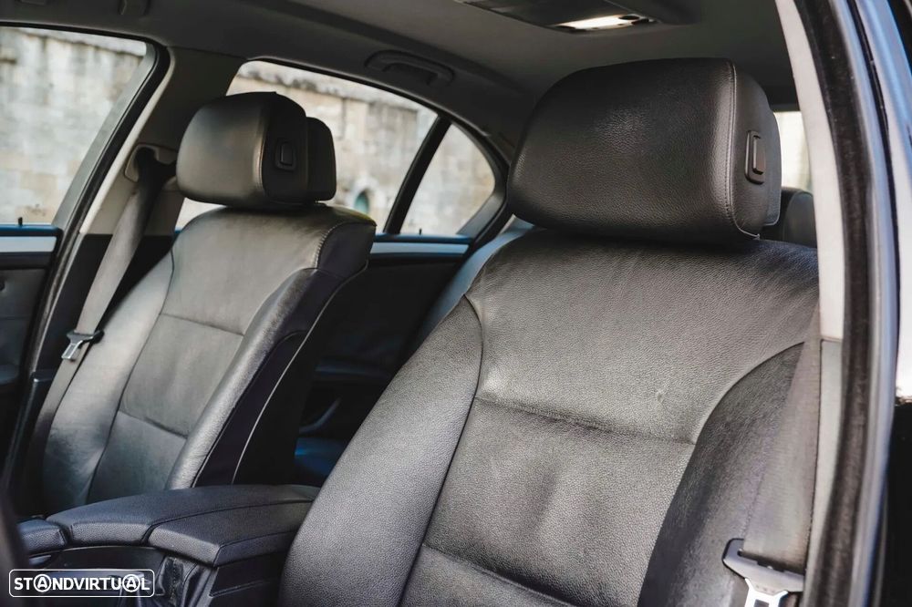 BMW 520 dA Touring Executive - 17