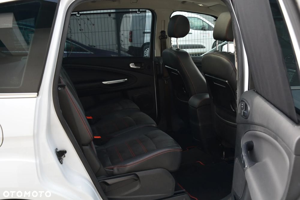 Ford S-Max 2.0 TDCi DPF Titanium X - 32