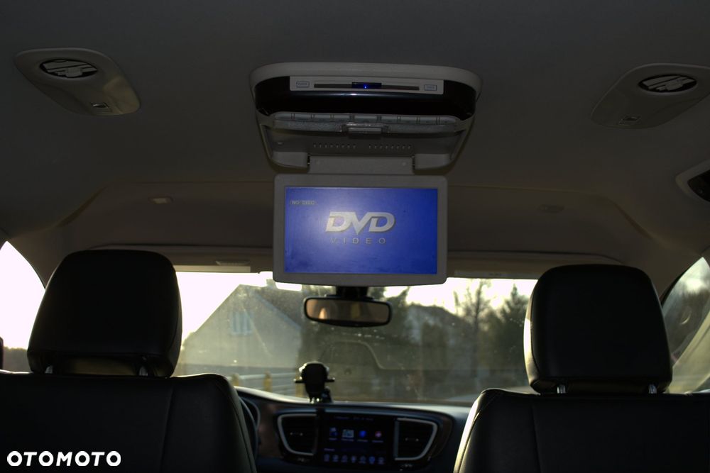 Chrysler Pacifica - 17