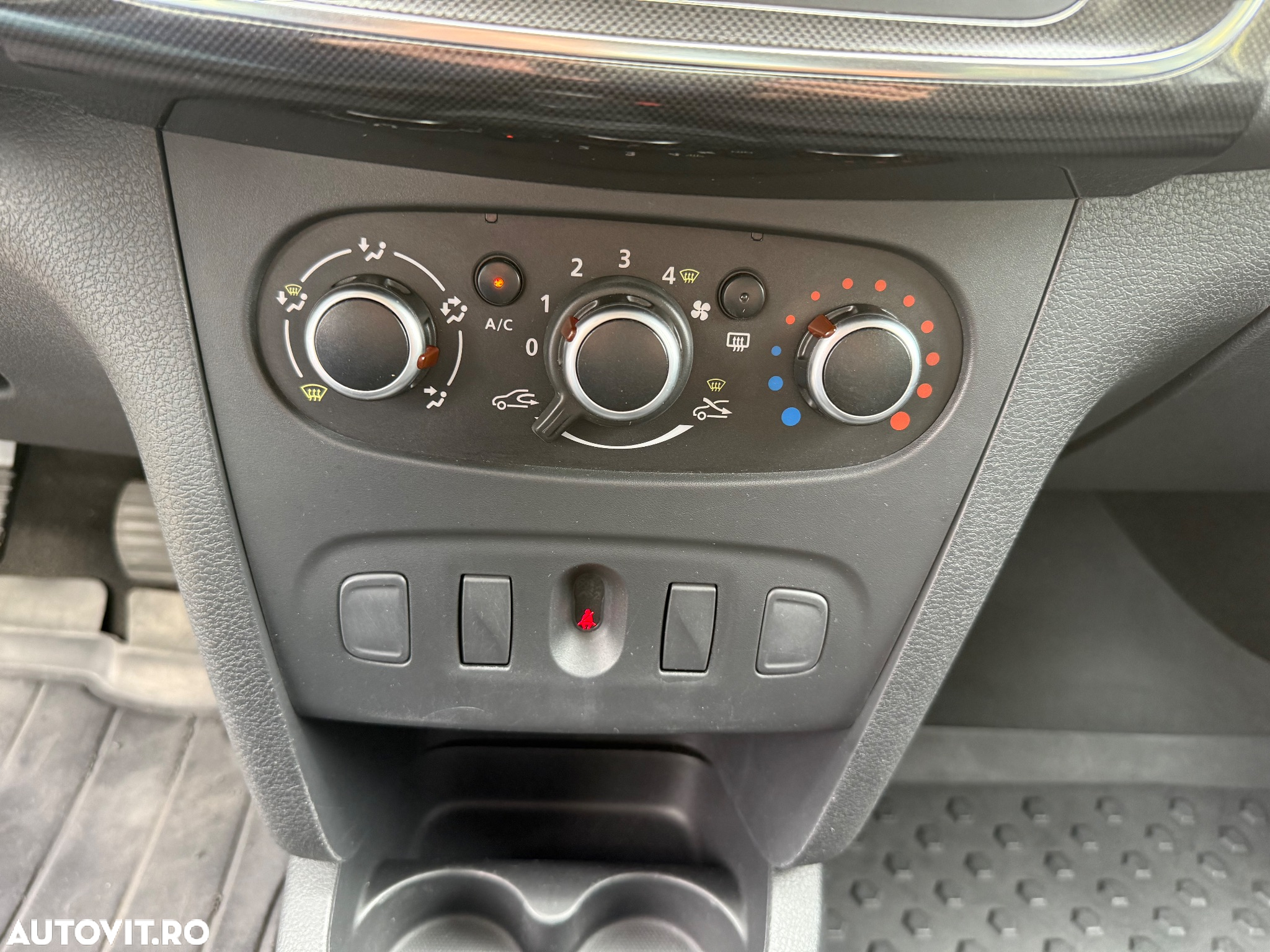 Dacia Logan 1.5 Blue dCi Laureate - 14