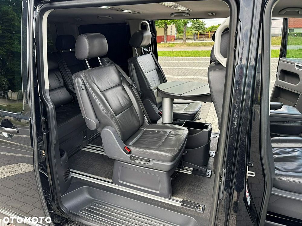 Volkswagen Multivan - 17