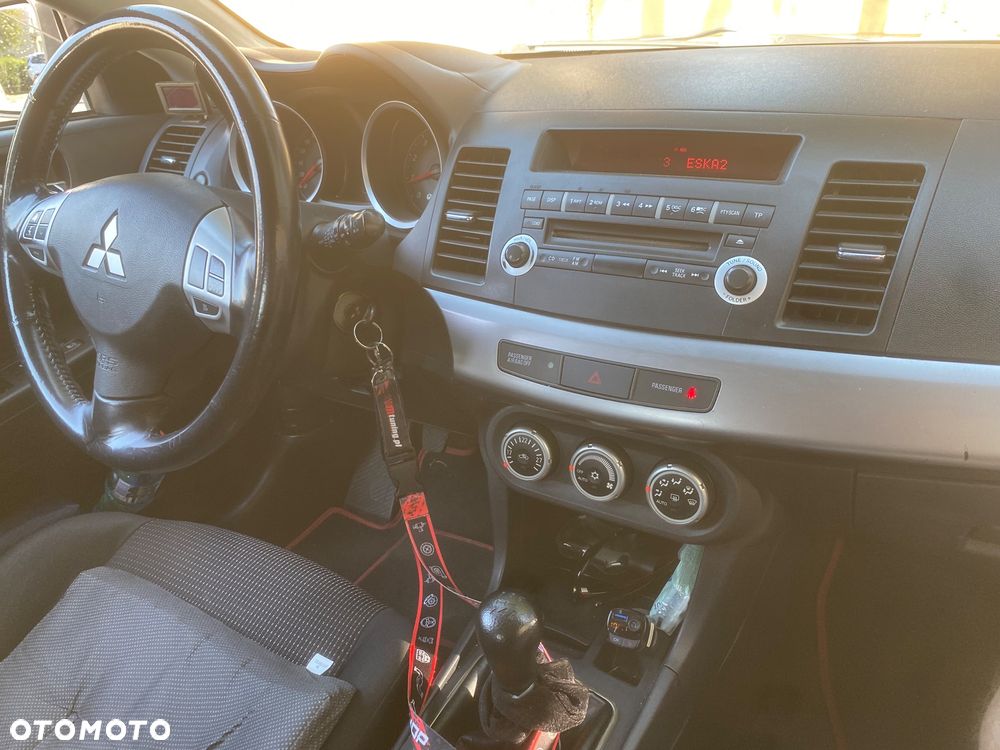 Mitsubishi Lancer - 9