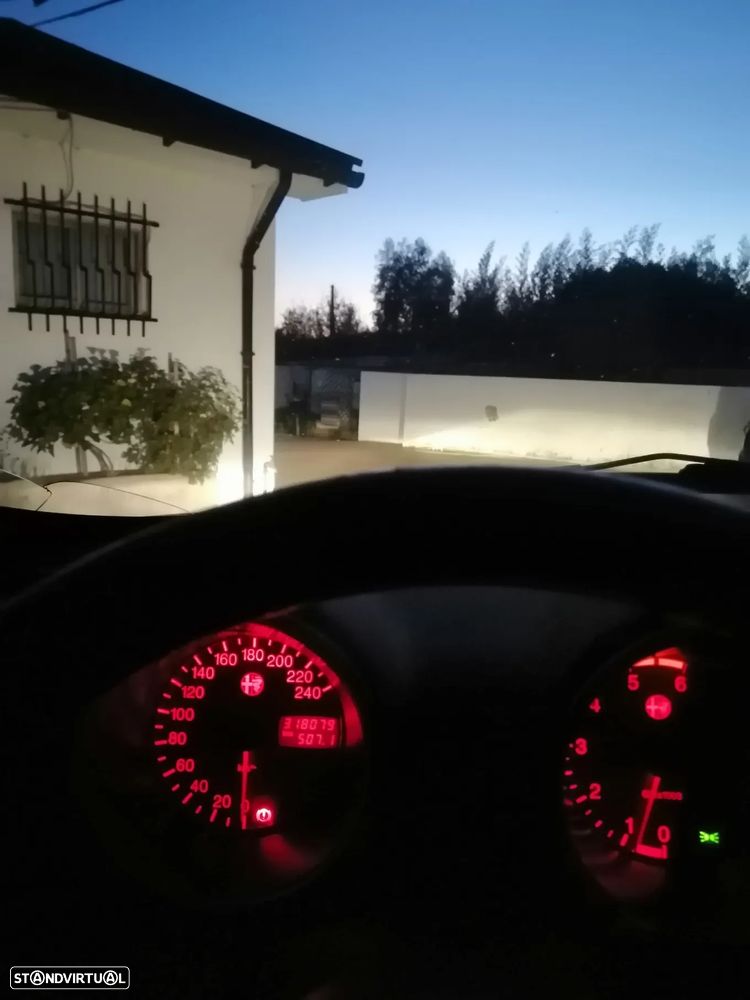 Alfa Romeo 156 Sportwagon 1.9 JTD 16V Distinctive - 12