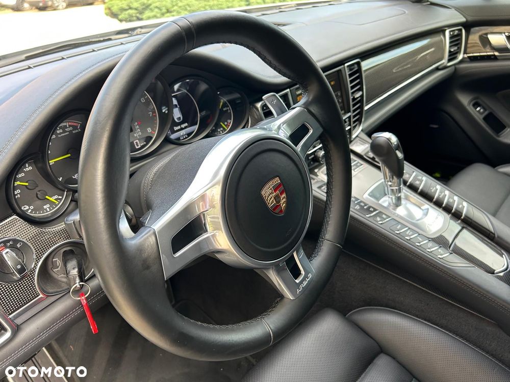 Porsche Panamera - 18
