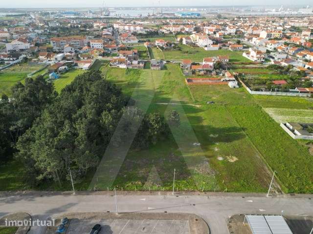 Terreno urbano  ideal para construção de lar ou centro de dia - Grande imagem: 2/15