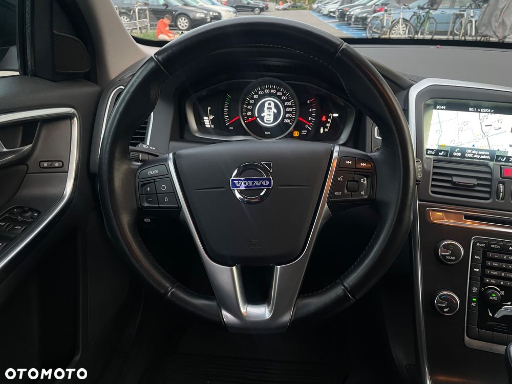 Volvo XC 60 D4 AWD Momentum - 19