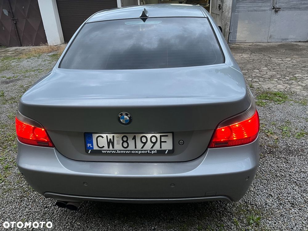 BMW Seria 5 550i - 2