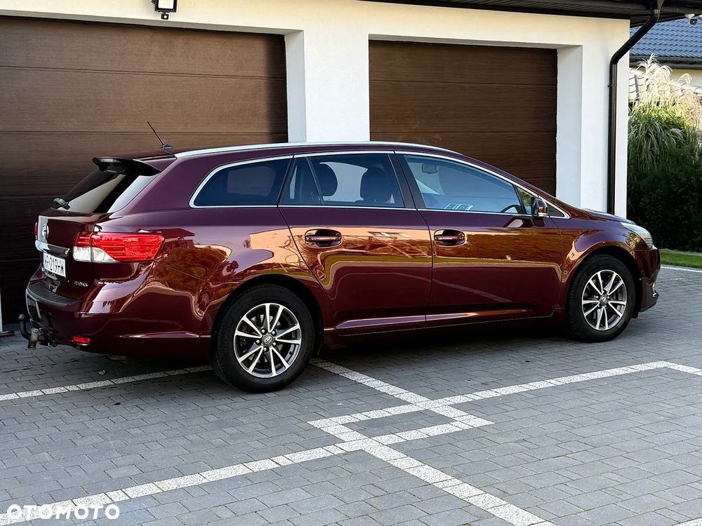 Toyota Avensis 1.8 Sol - 8