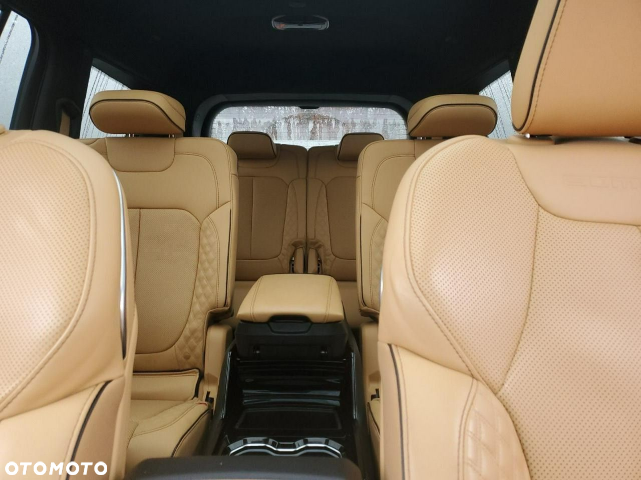 Jeep Grand Cherokee - 12