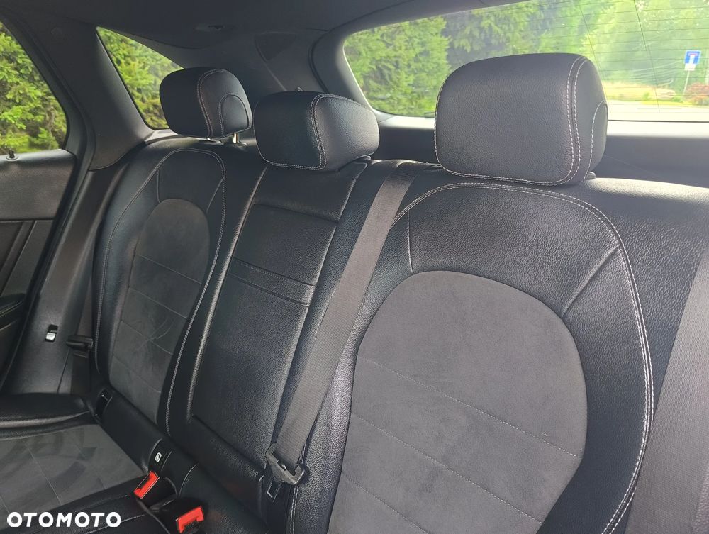 Mercedes-Benz GLC 220 d 4Matic 9G-TRONIC AMG Line - 14