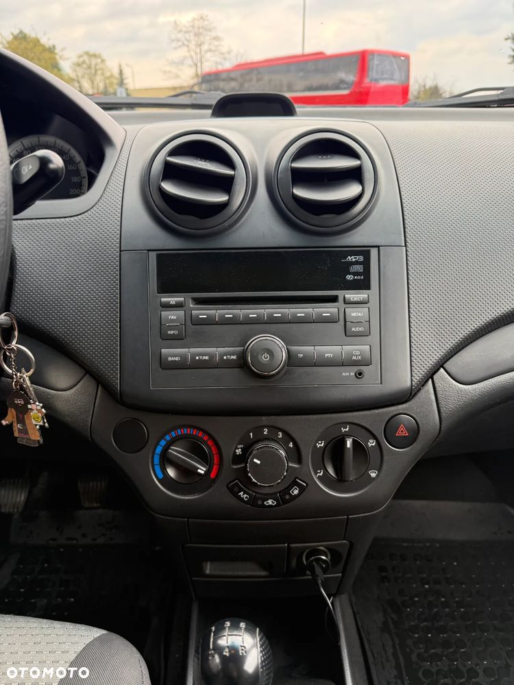 Chevrolet Aveo 1.2 - 12