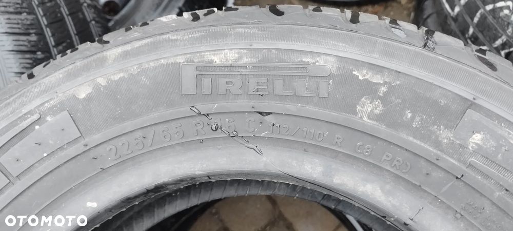 225/65/16c pirelli chrono - 2