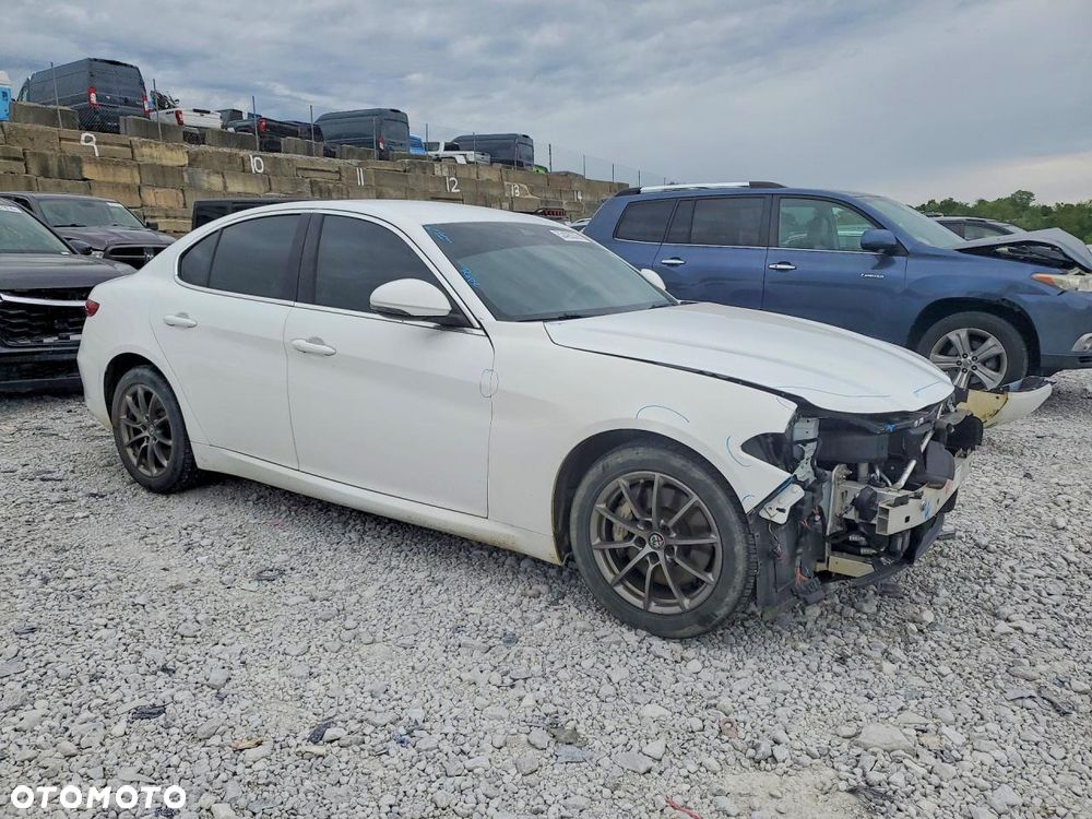 Alfa Romeo Giulia 2.0 Turbo 16V AT8-Q4 Sprint - 5