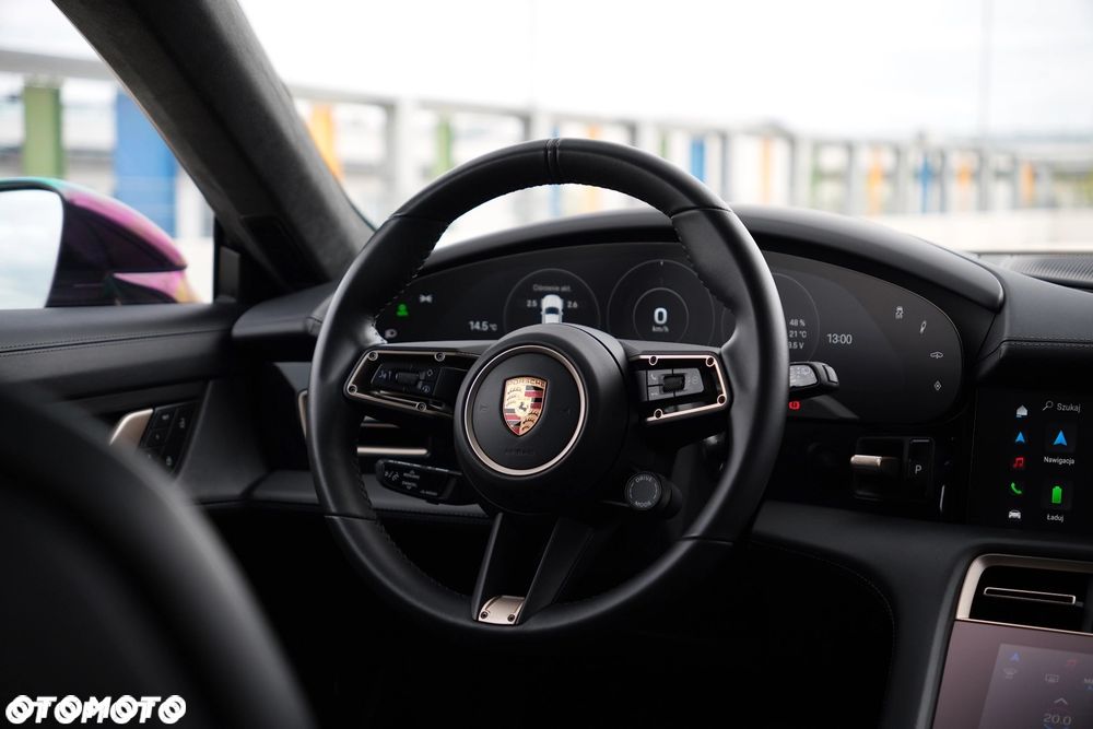 Porsche Taycan Turbo - 23