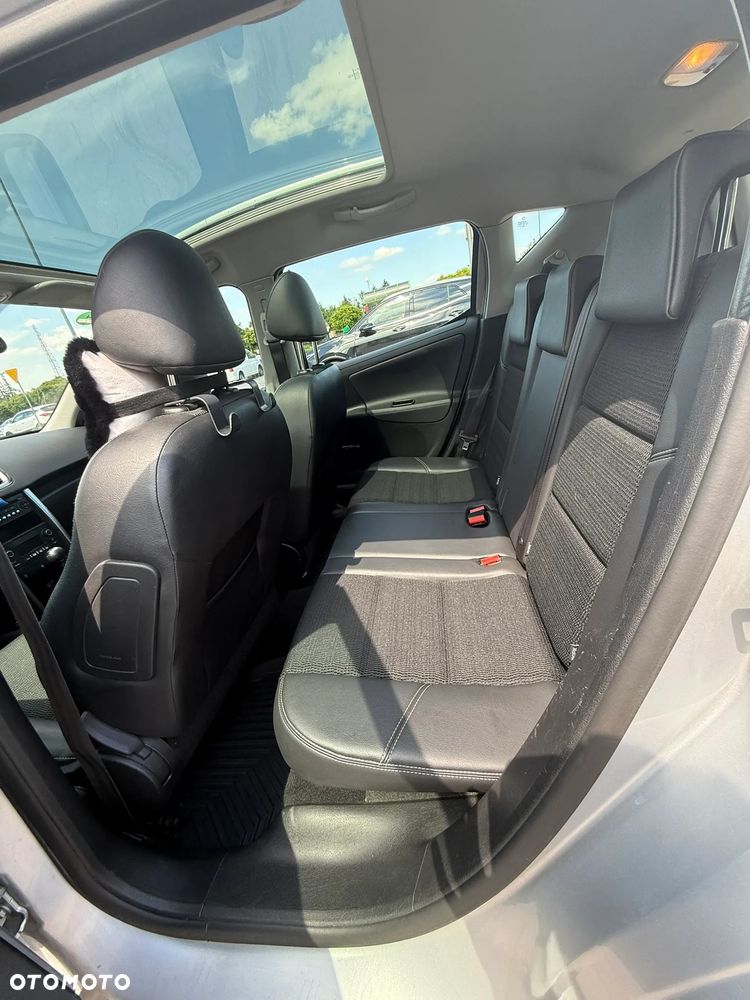 Peugeot 207 90 HDi FAP forever - 8