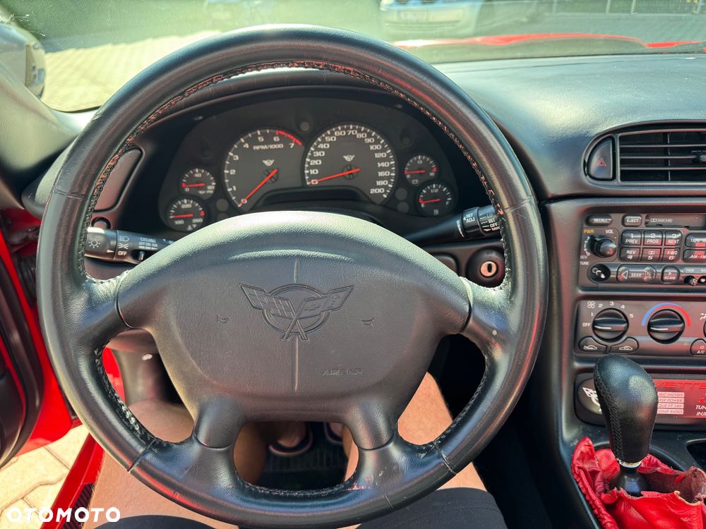 Chevrolet Corvette - 16