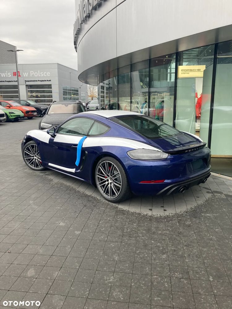 Porsche 718 Cayman - 18
