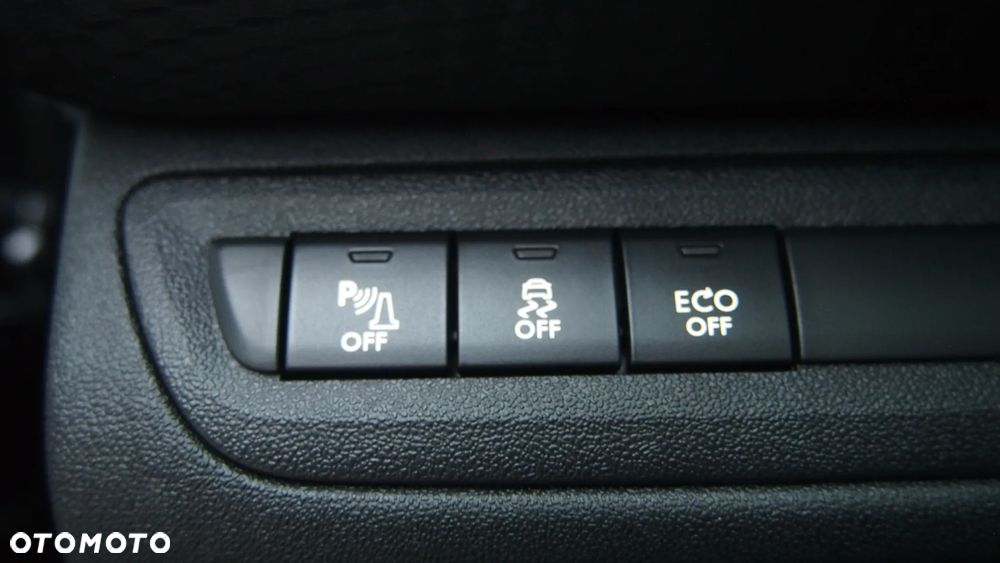 Peugeot 2008 1.2 Pure Tech Style S&S - 33
