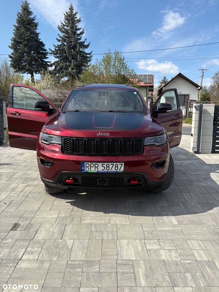 Jeep Grand Cherokee - 1