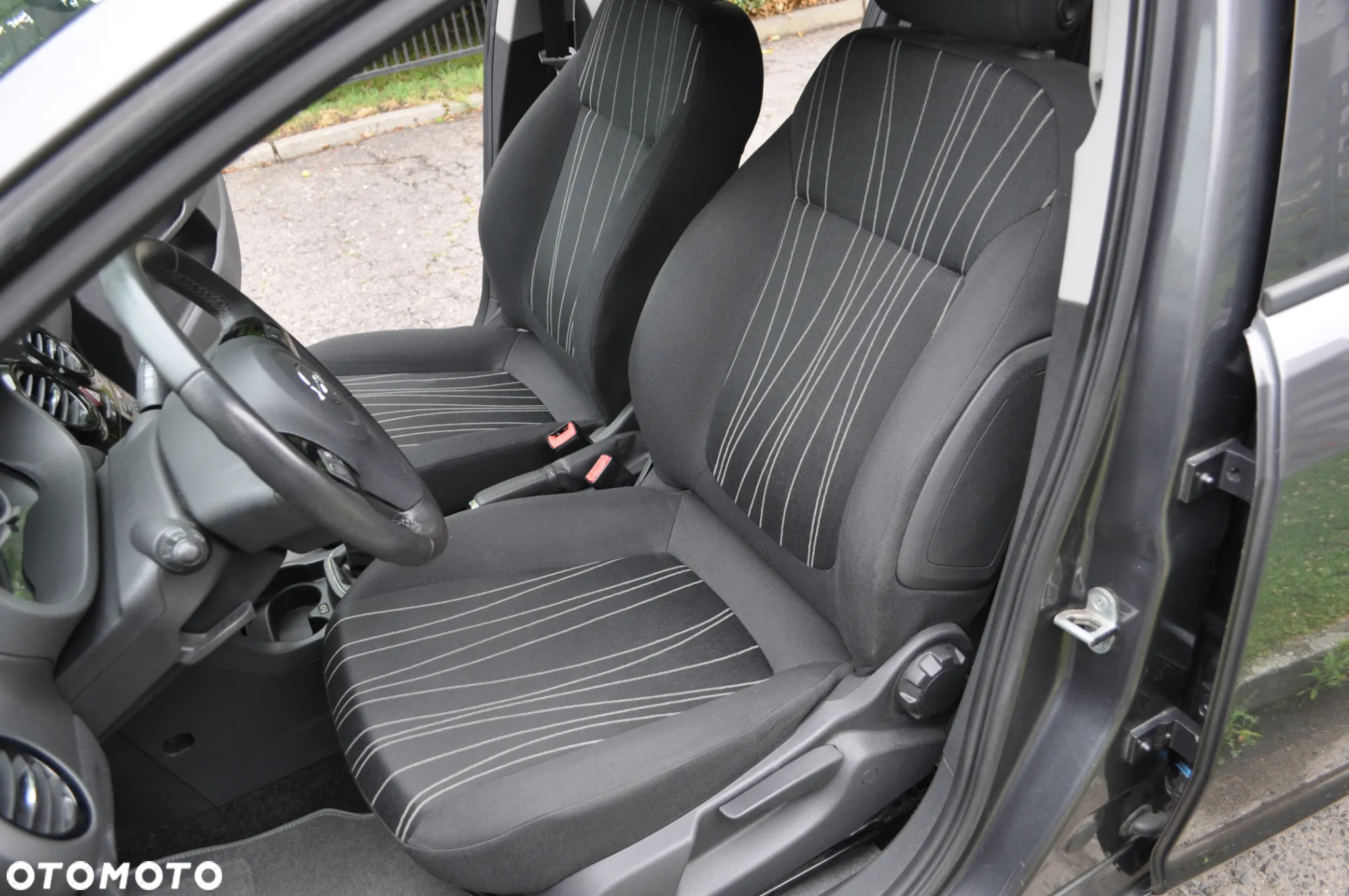 Opel Corsa 1.2 16V 111 - 12