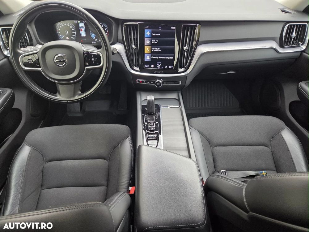 Volvo V60 B4 MHEV AT8 FWD Momentum Pro - 22